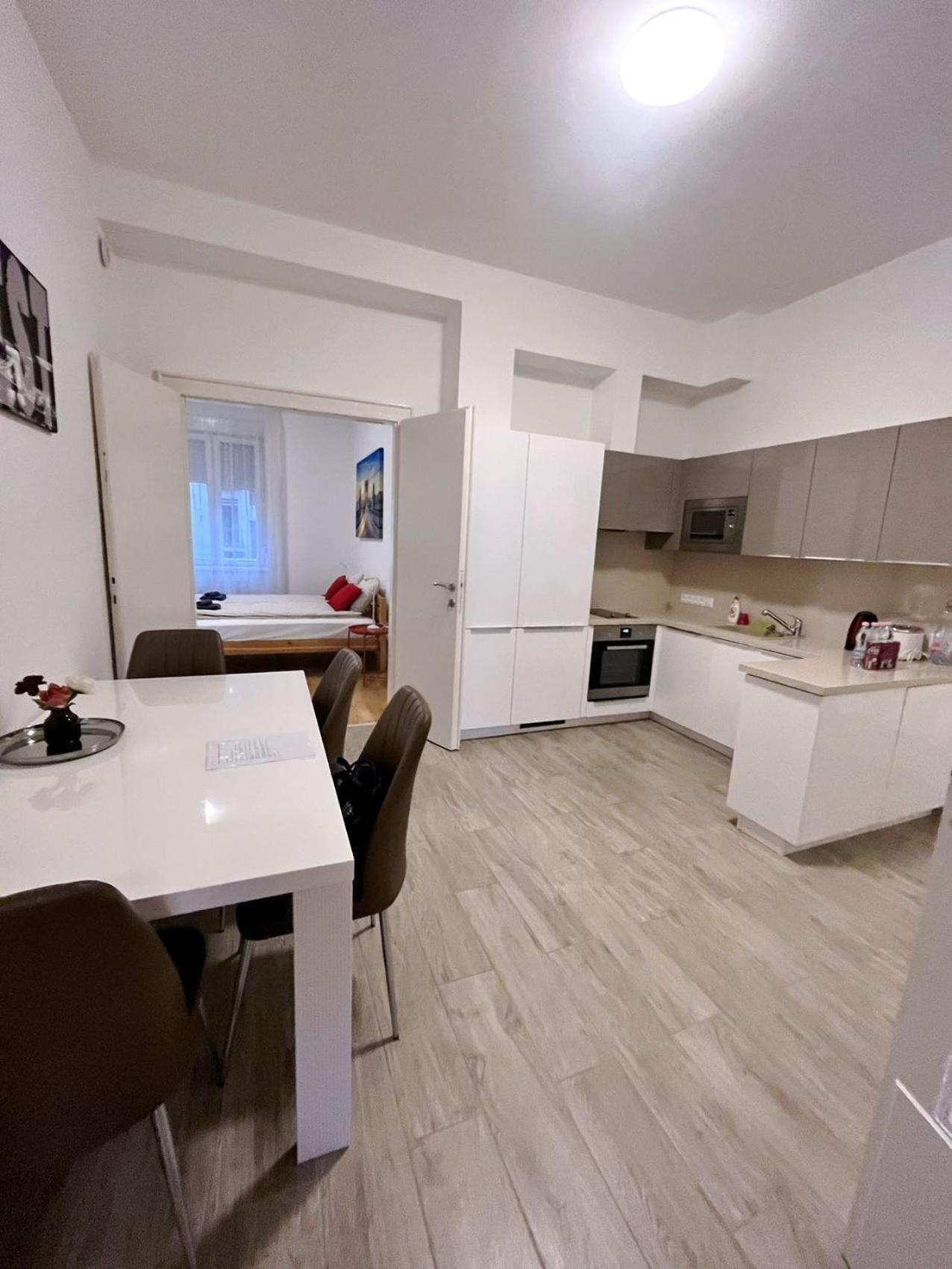 Boutique Family Apartment In The Heart Of City بودابست المظهر الخارجي الصورة